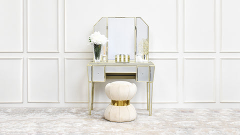 THE MOST PETITE VANITY TABLE